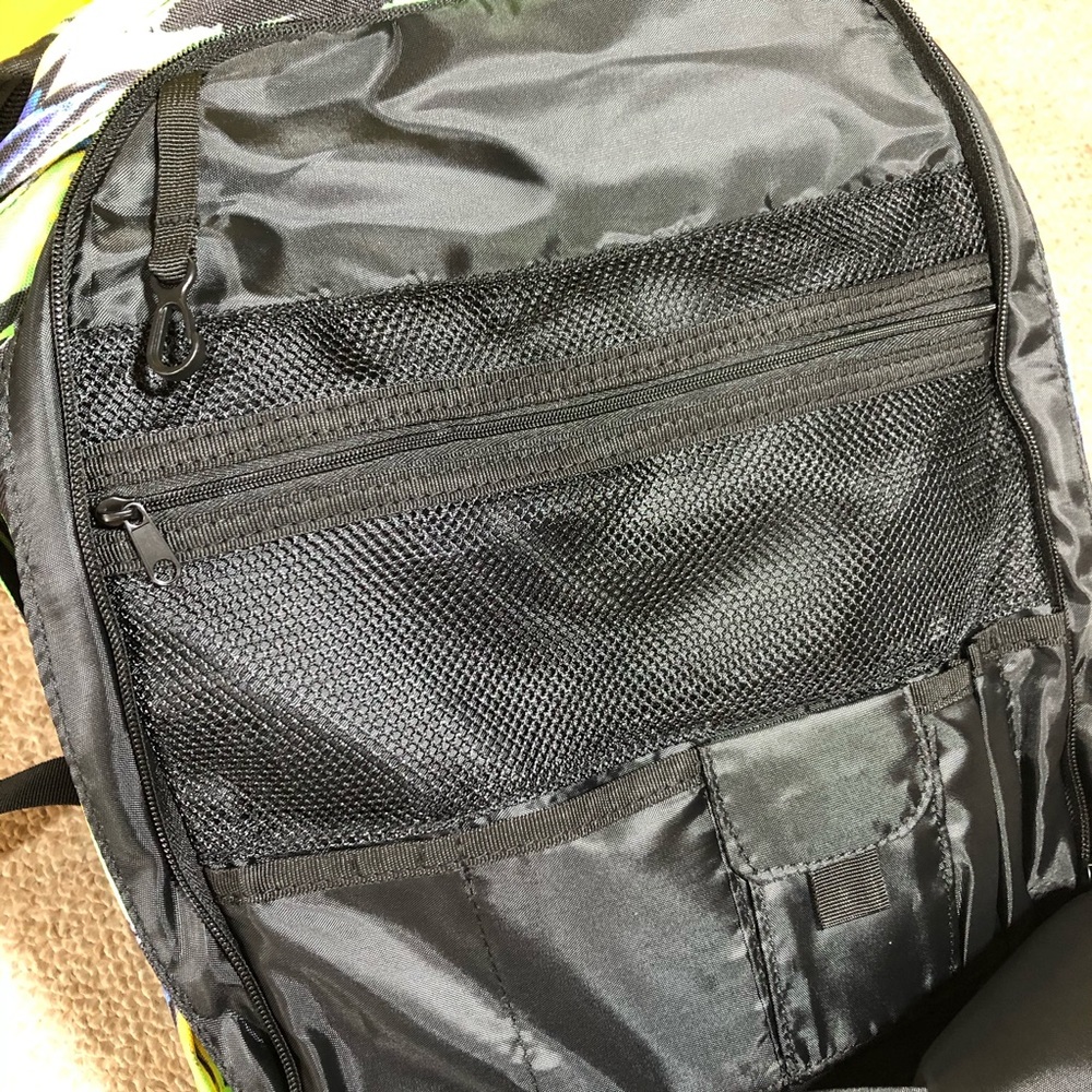 ‼️PRICE DROP‼️ NWT NEFF multicolor backpack. - Picture 5 of 12